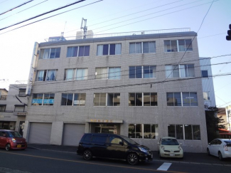 岡林ビル エントランス