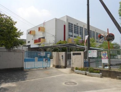 カーサ・プラシード 小学校