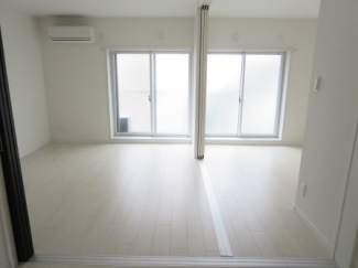 ノーヴァ寝屋川 ベッドルーム