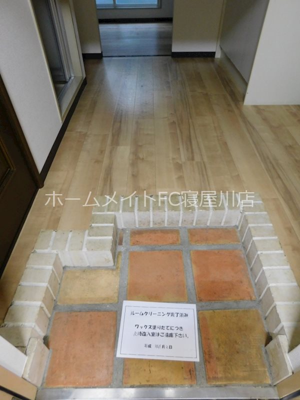 カーサ忍ヶ丘 玄関