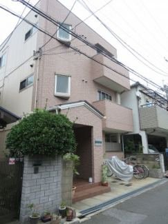 ファミーユ エントランス