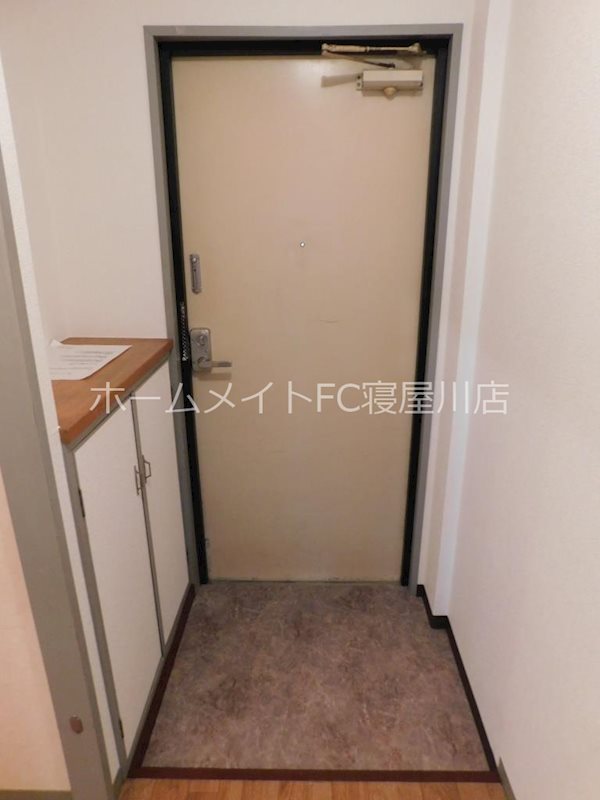 プレアール寝屋川緑町 玄関