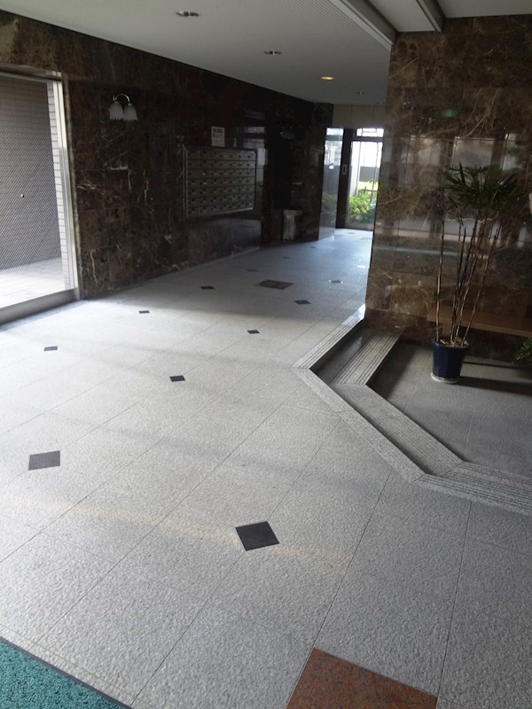 デイグラン鶴見ＥＡＳＴ エントランス