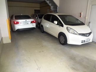 アーバン千里ビル 駐車場