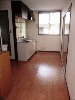 アーバン岩井 キッチン