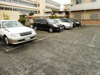 アンプルールクラージュ　アミティエ 駐車場
