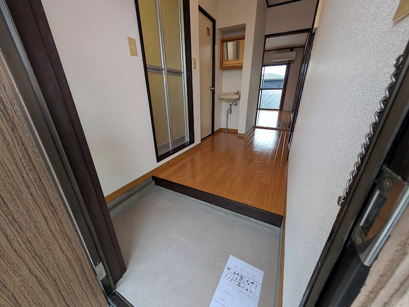 白石アパート 玄関