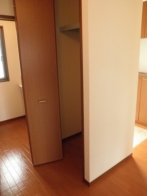 パークヒルかじやＢ 収納