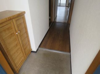 マーシハイツ 玄関