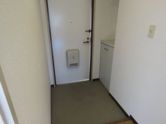 クレスティ栗田 玄関