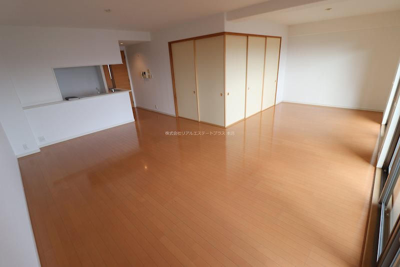 サーパス栗東駅前 リビング