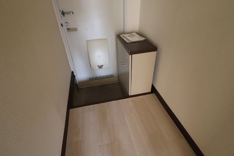 フレグランスヤスB棟 玄関
