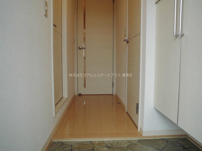 セジュールHIGASHIURA 玄関