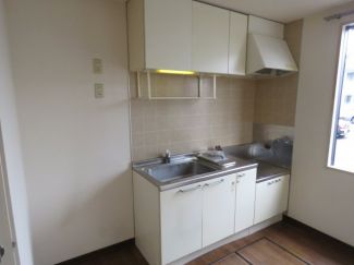 シャトレ岡田B キッチン