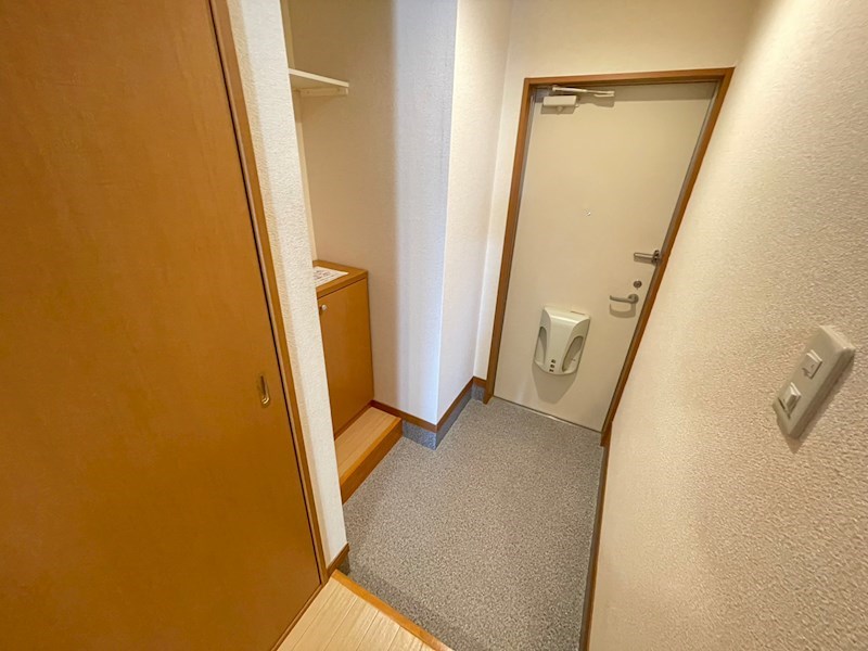 サンライズ大宝 玄関