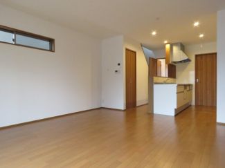 守山４丁目戸建 リビング