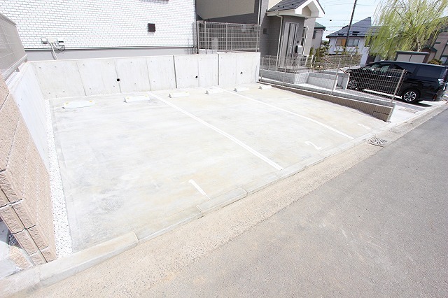 フォンターナ二の丸Ｂ 駐車場