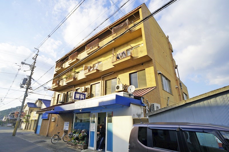 依岡ビル 402号室 外観