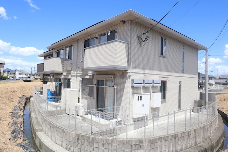 メゾン　ラ・セーヌ 203号室 外観