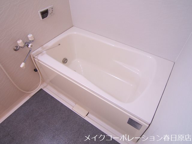 写真は同型タイプ キャトルセゾン下大利 風呂画像