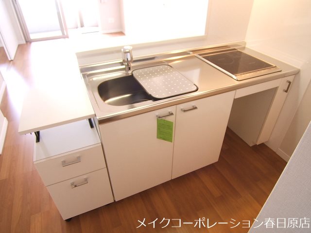 写真は同型タイプ サヴォイセントオブガーデン キッチン