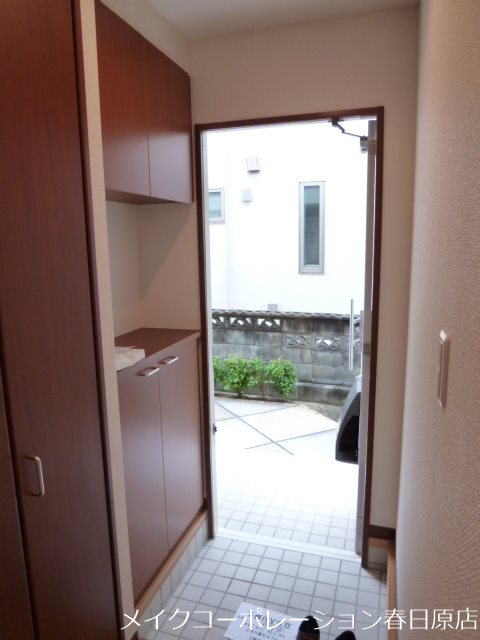 カルナ 玄関