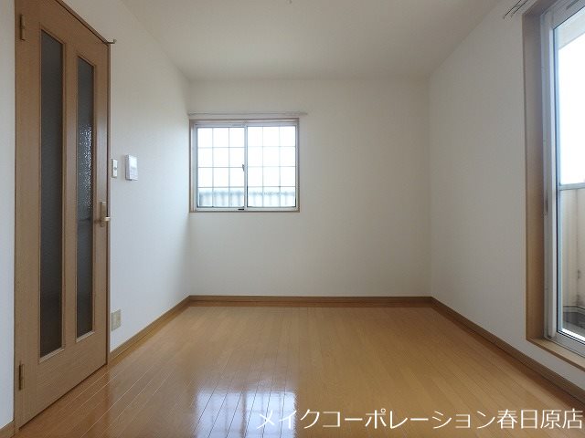 写真は同型タイプ リブレア春日公園A棟 リビング