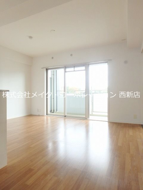 麟館 リビング