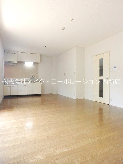 フローラル野芥～駐車場無料～ リビング