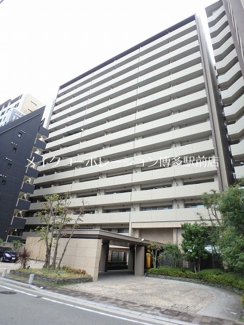 ジオ・イニシア博多駅前 外観