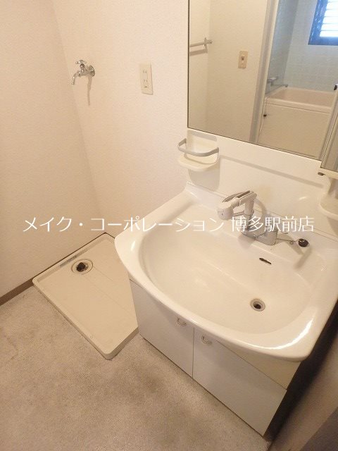 ※室内写真は棟内別部屋参考写真です サーパス博多駅前 その他2