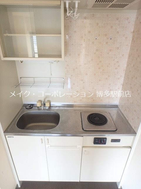 ※室内写真は棟内別部屋参考写真です サーパス博多駅前 キッチン