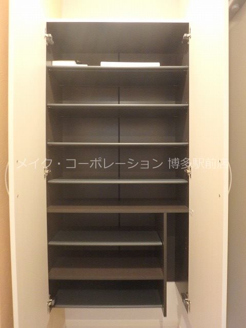 玄関 シーサーイン博多 玄関