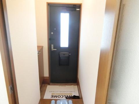 クラージュB 玄関