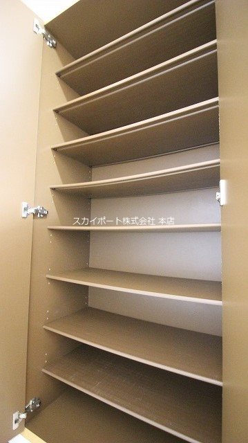 アールウィステリア その他14