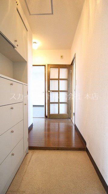 エレガンスヤダ 玄関