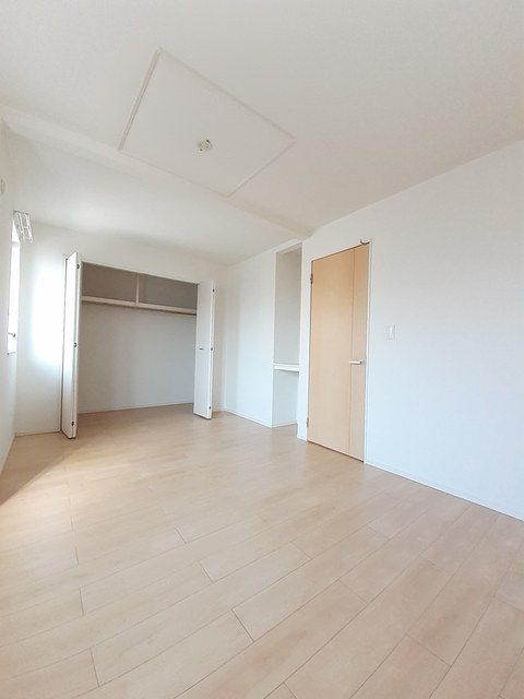 サン・ルーチェⅣ ベッドルーム