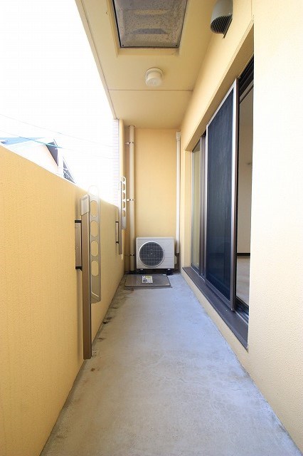 ル・リオン初生 ベランダ