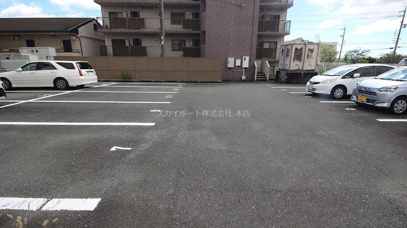 グローリー 駐車場