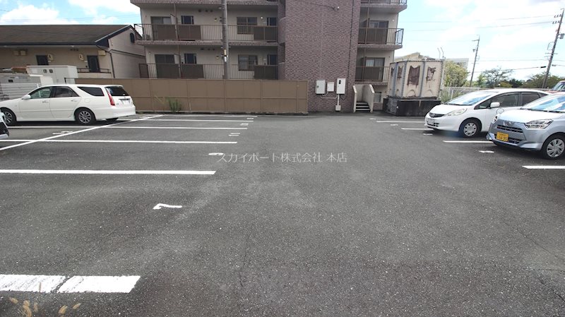 グローリー 駐車場