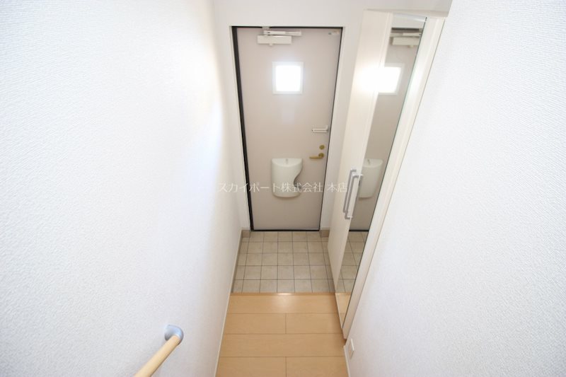 ムーンローズ 玄関