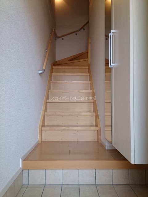 ブルーローズ 玄関