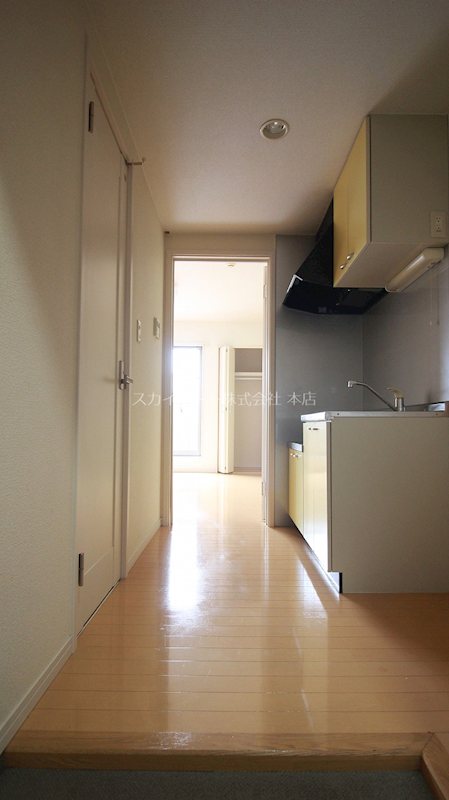 クレフラスト葵西A 玄関