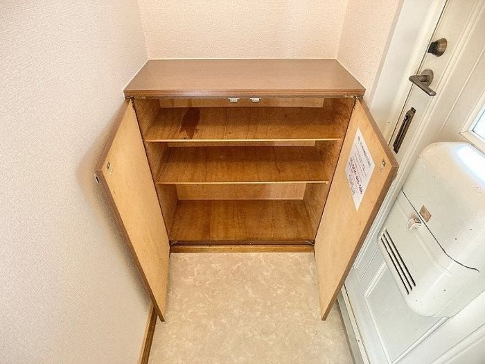 セジュールひだ 玄関