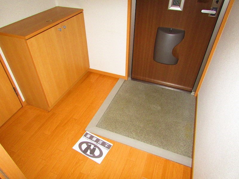 エルグランコート 玄関