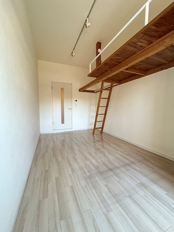 アトレ・ヴィ鷲津 リビング