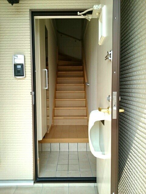 サンローズ 玄関
