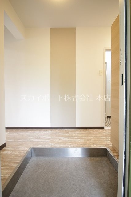 ライトアップ萩丘１番館 玄関