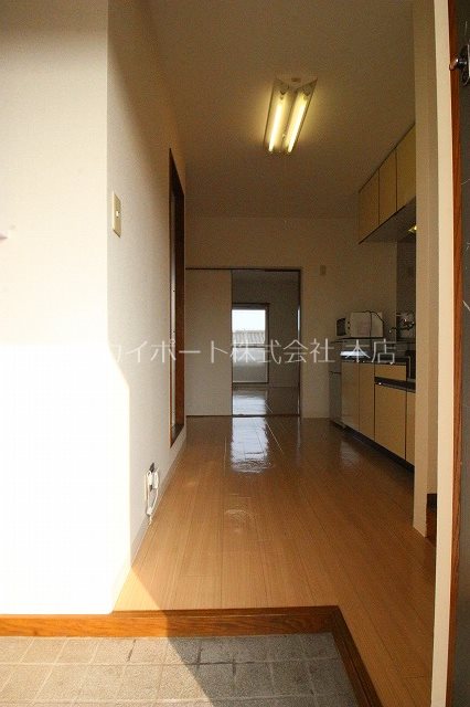 エステートビレッジ 玄関