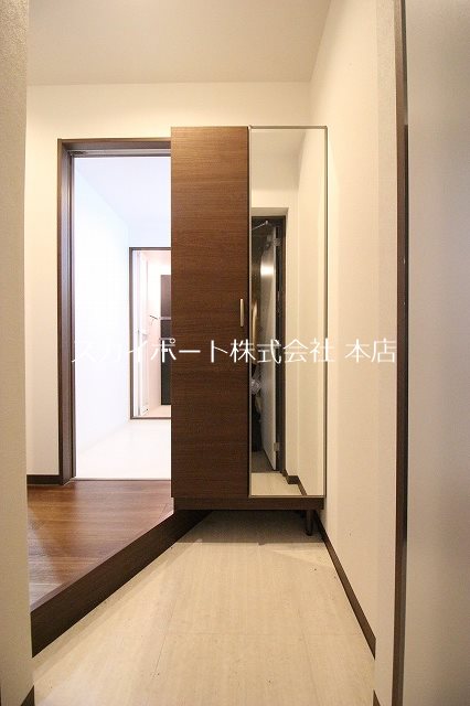 カッシーニ 玄関